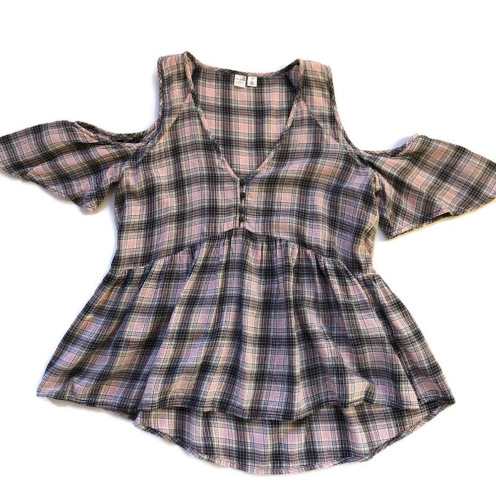 Melrose and Market SZ XS Cold Shoulder Plaid Top